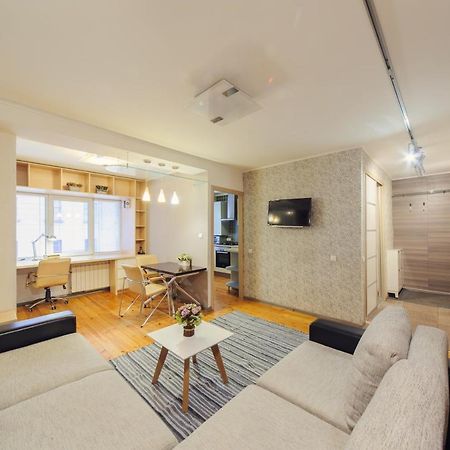 Bright Apartments On Internatsionalnaya Minsk Exterior foto